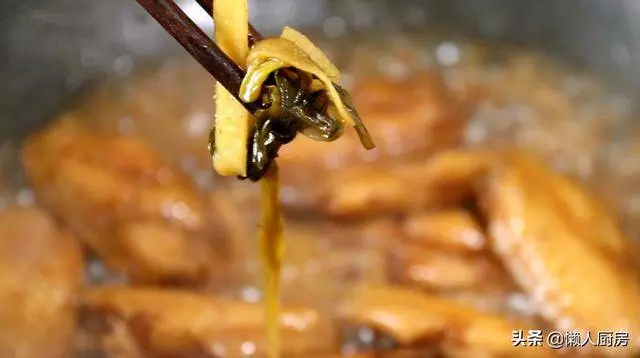 可樂雞翅這樣做才好吃,無需太多調料,色澤紅亮,肉質細嫩