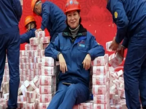 員工抱怨福利太好!老闆用年終堆出「錢山」 金額高到員工煩惱:不知怎麼花