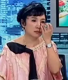 藝人謝麗金流淚說出「當年流產原因」!她說前夫趁她42歲懷孕那年在外面偷......太驚人了!