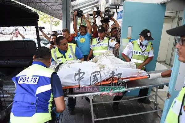 FB直播吊車,馬來仔出言不遜!說國家浪費錢在找一隻死去的華人!網友都發火了!