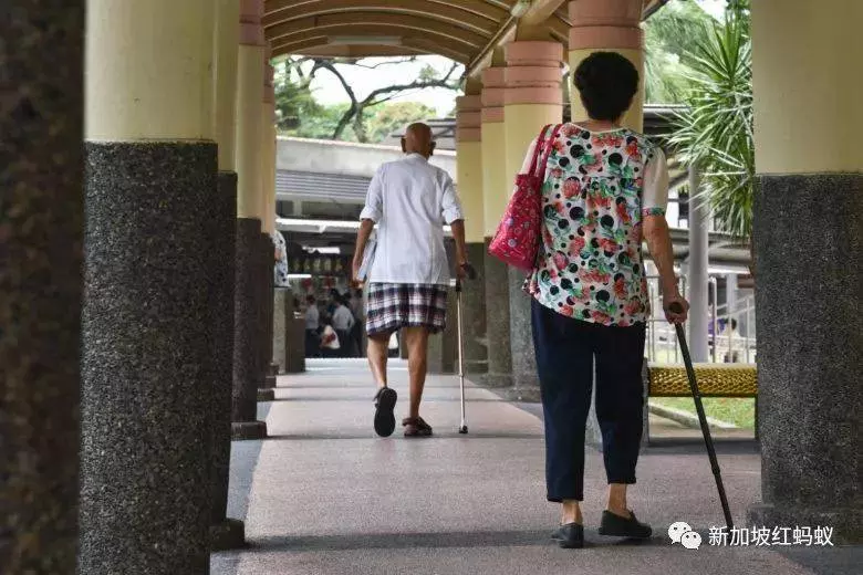 新加坡:自己的公積金戶頭裡明明有錢,卻必須「望梅」三年後才得以「解渴」!