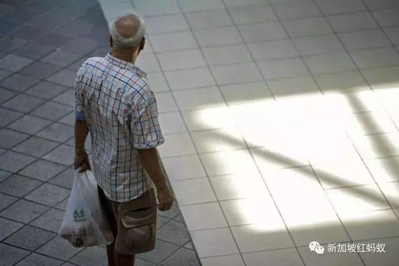 新加坡:自己的公積金戶頭裡明明有錢,卻必須「望梅」三年後才得以「解渴」!