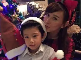 大馬豪門媳婦胡靜自爆:陪老公參加高級宴會,用左手引發的尷尬!