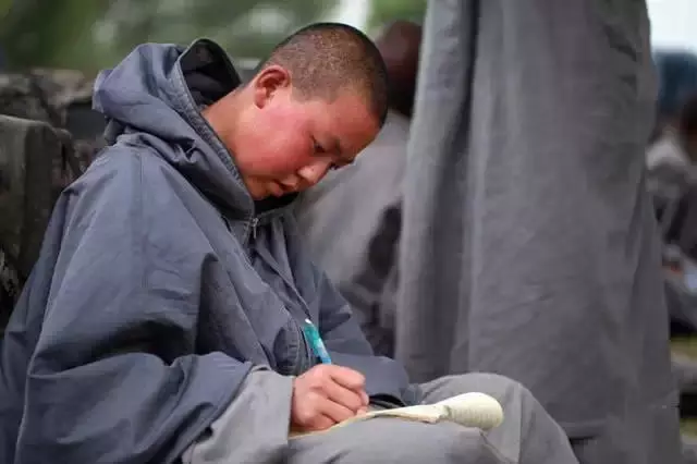 「偷拍」中國真正的尼姑生活...看得我心頭一震!怎麼跟我知道的不一樣!