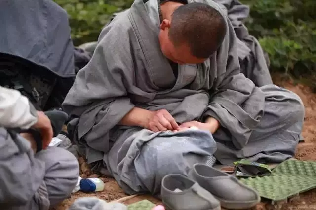 「偷拍」中國真正的尼姑生活...看得我心頭一震!怎麼跟我知道的不一樣!