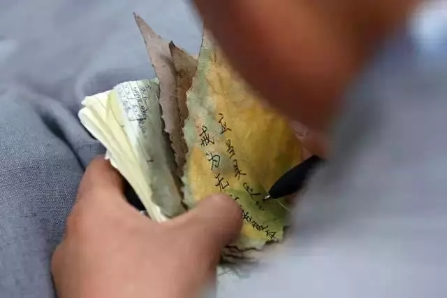 「偷拍」中國真正的尼姑生活...看得我心頭一震!怎麼跟我知道的不一樣!