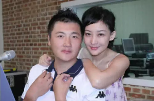 50歲孫楠近況曝光!搬到三線城市,和妻兒擠700元租的房子!