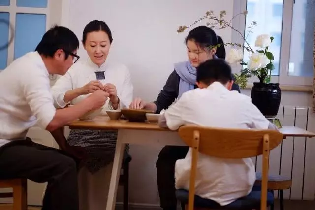 50歲孫楠近況曝光!搬到三線城市,和妻兒擠700元租的房子!