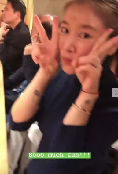 林心如帶霍建華參加好友聚會,網友:關注的點只有她的包!