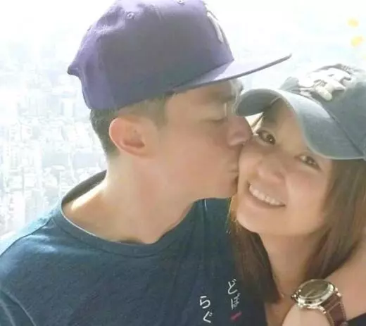 林心如帶霍建華參加好友聚會,網友:關注的點只有她的包!
