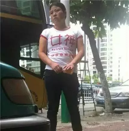 44張爆笑圖 老師,以後上課穿這樣的裙子挺好.....看到最後一張圖,我整個下巴都快跌了!