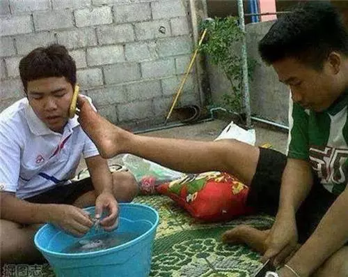 44張爆笑圖 老師,以後上課穿這樣的裙子挺好.....看到最後一張圖,我整個下巴都快跌了!