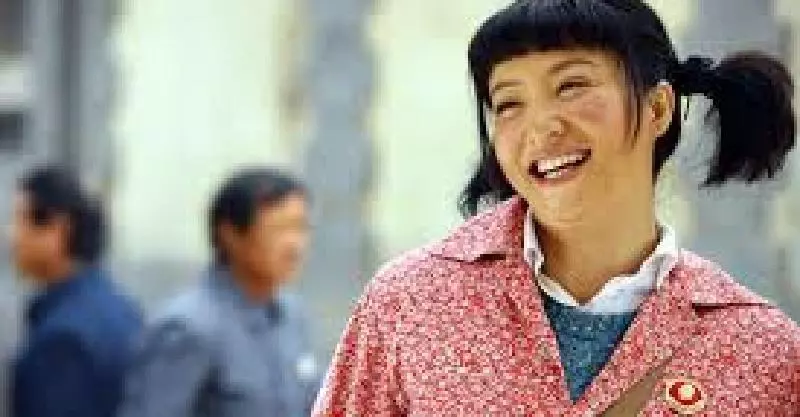 公司新來一位「傻員工」,所有人把工作推給她,她都默不吭聲,沒想到最後竟...
