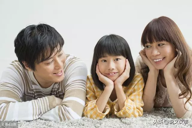 「老婆,媽的房子給弟弟結婚,她要來咱家住」「她要來我就走」