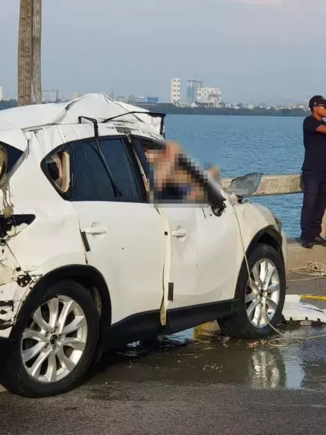休旅車遭撞墜海 駕駛繫安全帶想逃卻慘死