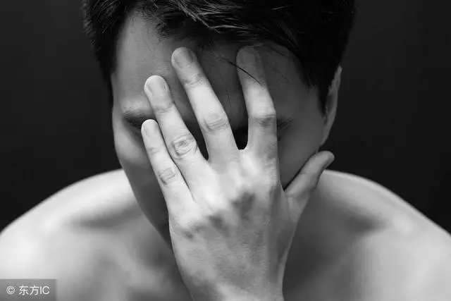 離婚3年,在朋友婚禮上偶遇前妻,看清她身邊人,我淚流滿面跪求復婚