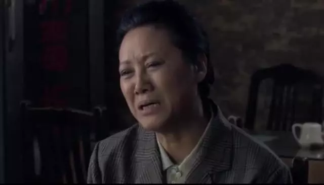 前妻去世後接岳母來過年,突然接到一個電話,我趕緊送她離開!