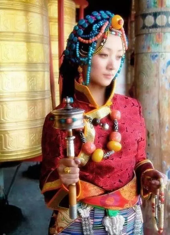 揭秘西藏 [一妻多夫] 的家庭！幾個丈夫如何同床共枕？該如何輪流上床的潛規則！一起上還是輪流的？