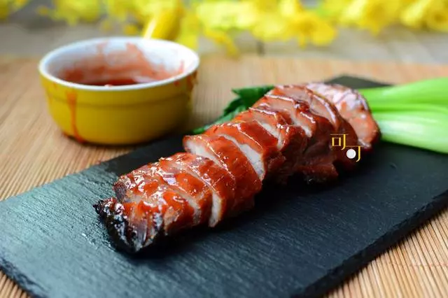 叉燒肉只能在飯店吃?自己家裡腌一腌,烤一烤超簡單,秒變大廚