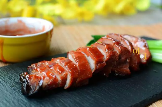 叉燒肉只能在飯店吃?自己家裡腌一腌,烤一烤超簡單,秒變大廚