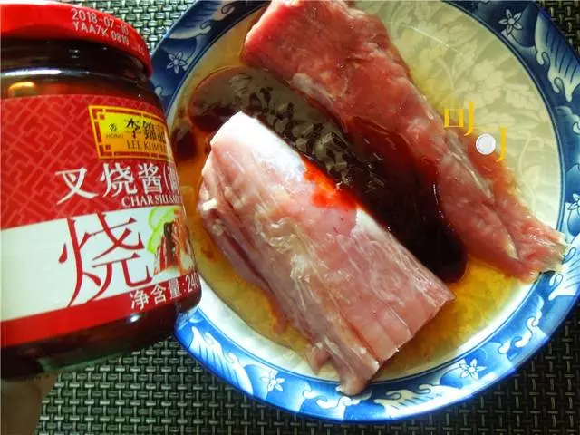 叉燒肉只能在飯店吃?自己家裡腌一腌,烤一烤超簡單,秒變大廚