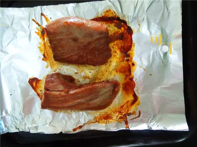 叉燒肉只能在飯店吃?自己家裡腌一腌,烤一烤超簡單,秒變大廚