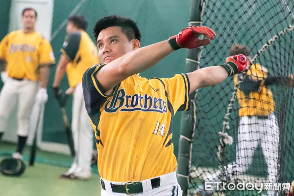 中職/勝龜連線沒了 王勝偉哽咽:希望參與紅龜引退