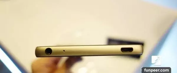 原來手機上的這個小孔竟有這麼大作用,80%的人都不知道!記住,千萬別去捅它!