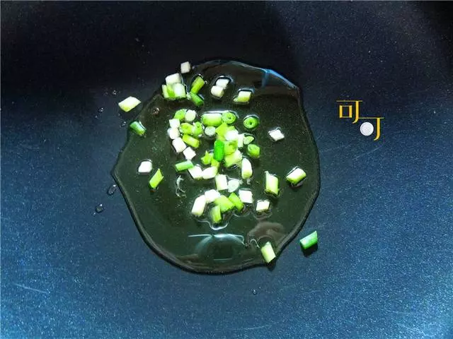 一碗醬香濃郁的香菇肉末醬油飯,讓你放不下碗,太好吃了