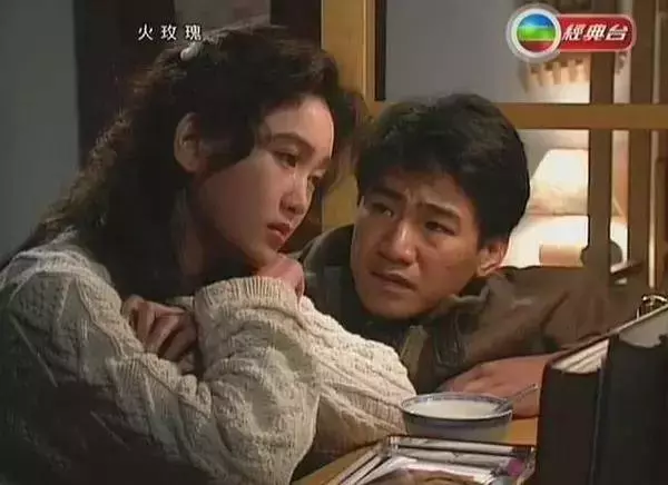 溫碧霞宣布再出寫真, 回顧性感美魔女最索時刻 !!