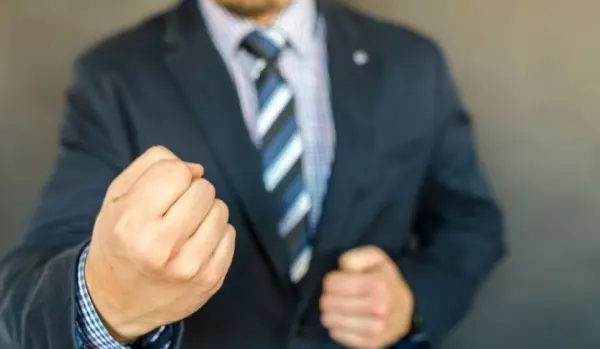 人生,就是「當路不通」時,「選擇繞行」,懂得拐彎,才是人生的「大智能」!