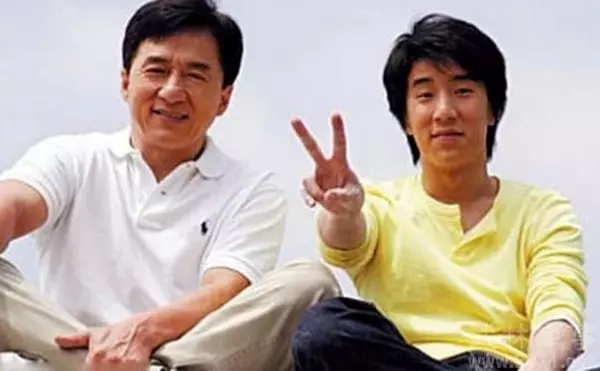 身價過億生活卻「超簡樸」的11位明星:人生最好的態度就是,不炫富也能證明自己的價值