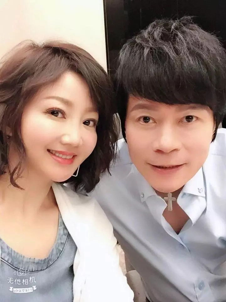 洪榮宏三婚娶小11歲嬌妻「交往半年閃婚」,放閃「年假飛日小蜜月」補過兩人世界!