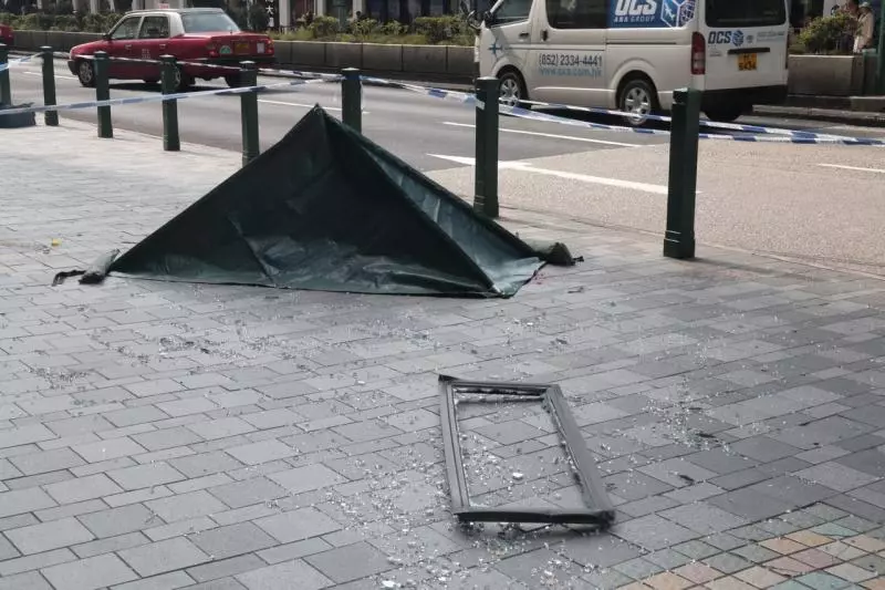 女員工為驅散異味開窗 保釋丈夫擔心其安全