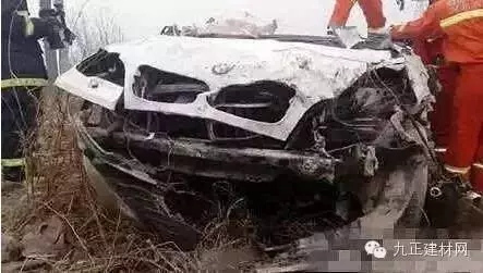 明星藝人借車出大事了,一夜欠債三千萬!血淋淋的教訓,大家都看看吧!