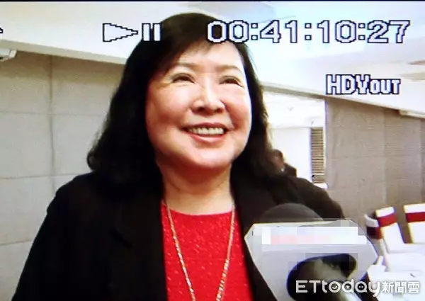 不爽文化部長!資深藝人突襲「直接賞她巴掌」現場全傻住,事後怒嗆「打她剛好而已」下場慘了!