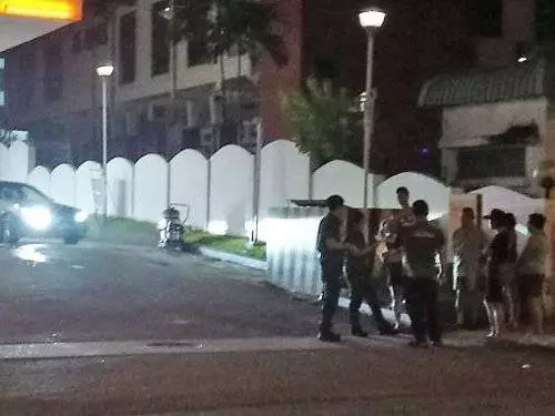 油站洗車工騷擾人妻 文身夫糾眾大鬧3小時