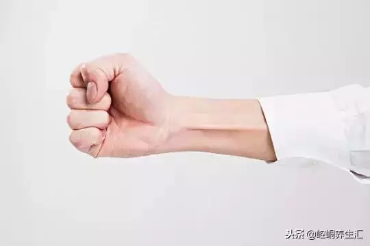 經絡通不通,從4個部位看出來!中醫一套「經絡操」疏通身體