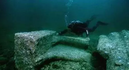 亞特蘭提斯在南極冰下?7大水下古城「發毛程度爆點」日本海底驚見神秘金字塔