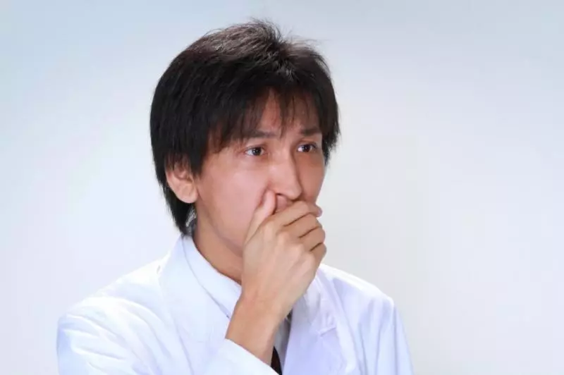 她接受脊椎治療...醒來發現「一顆新鮮腎跟著消失」 醫師抓頭:拍謝,以為是腫瘤