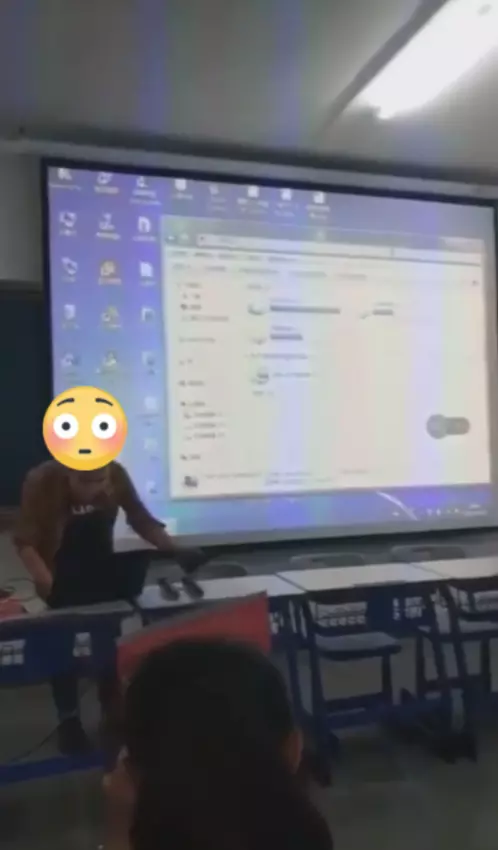 嗨到不行片/老師上課手抖「「D槽解放30秒」 學生全都醒了:喔喔喔喔喔!