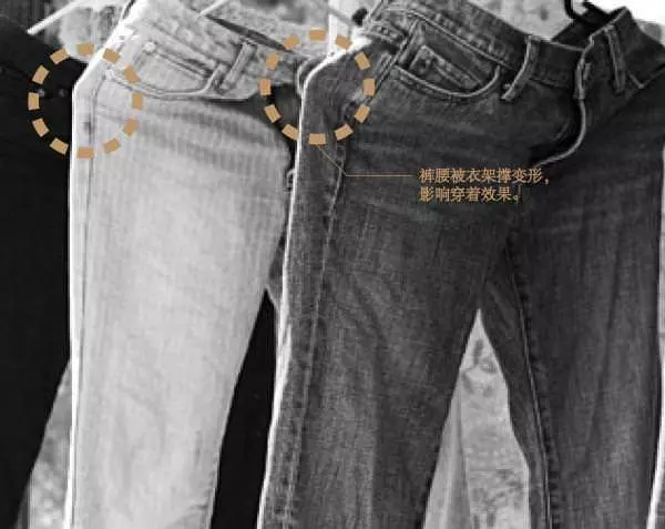 洗衣服時不小心把衛生紙洗了?教你一招,輕鬆去除碎紙屑