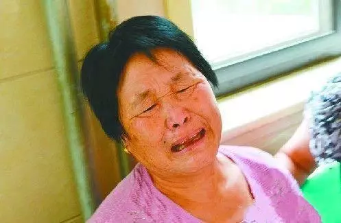 兒子出差,兒媳網購花十萬,婆婆不滿想告狀,撥通兒子電話,蒙了
