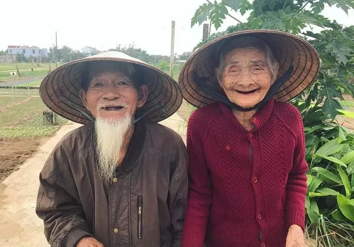 18張能夠「融化都市人冷漠心靈」的人間有愛照 湖的入口有一朵玫瑰?