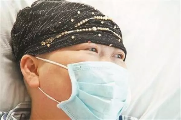 妹妹不顧眾人反對,執意捐髓救哥哥,8年後哥哥「這樣回報她」讓人想哭...
