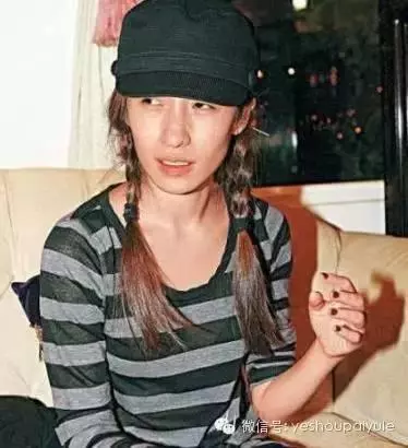 38歲蕭亞軒「素顏照」意外流出,真的嚇壞所有人!這也差太多了吧!難怪以前從沒看過她素顏!