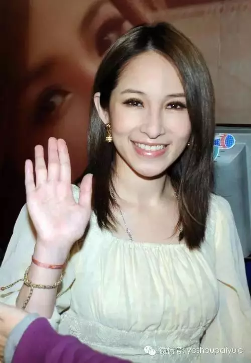 38歲蕭亞軒「素顏照」意外流出,真的嚇壞所有人!這也差太多了吧!難怪以前從沒看過她素顏!