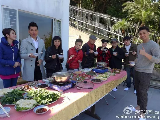 明星生活太奢華,劉嘉玲、王祖藍豪宅超級大,可以踩自行車!