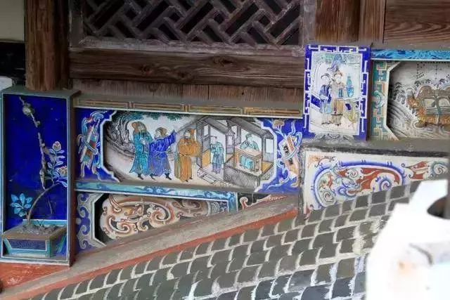 奇蹟!藏在深山的「神秘古堡」:漂浮沼澤上百年,無人居住卻不見蜘蛛網!