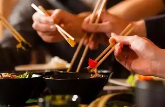 這個胃癌元兇,吃個飯就會傳染!其實吹口氣就知道中招沒